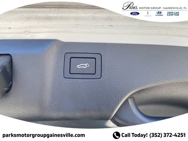 Used 2018 Hyundai Santa Fe Limited FWD image 16