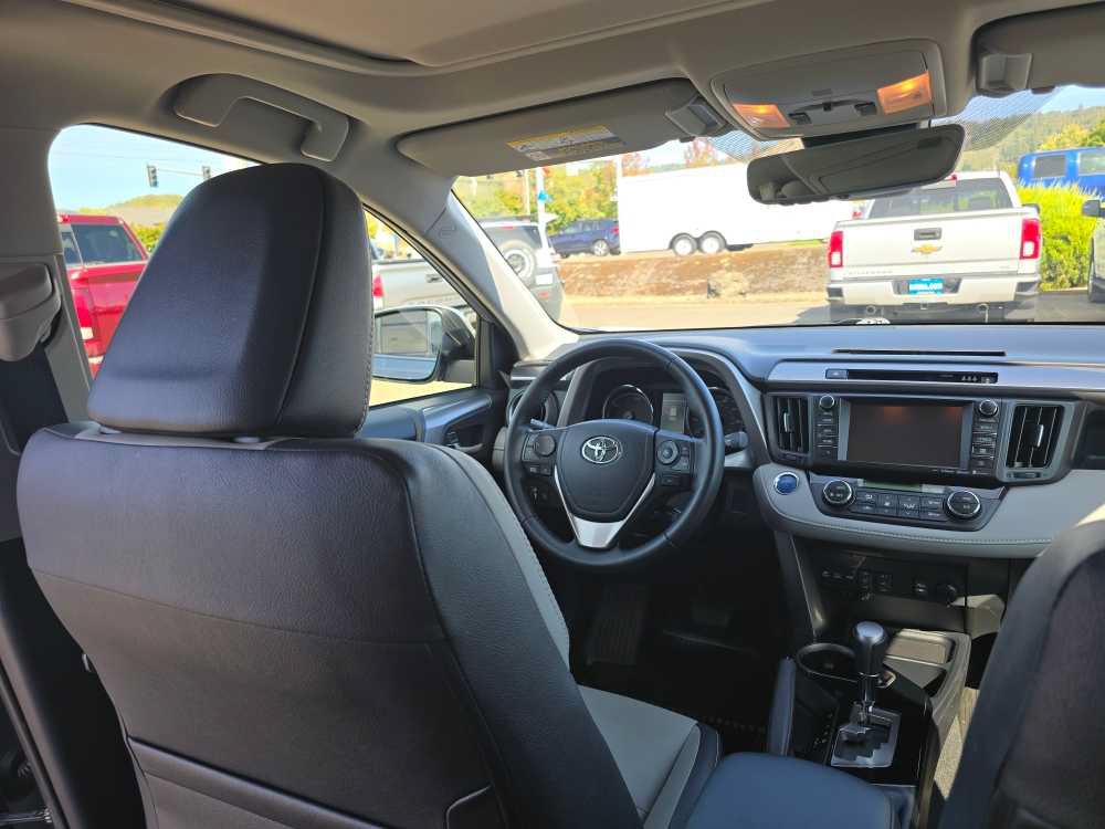 Used 2018 Toyota RAV4 Limited AWD/4WD image 10