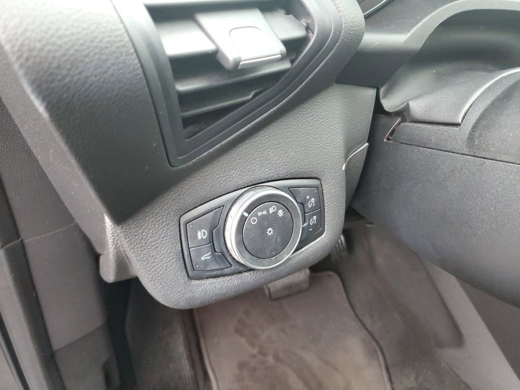 Certified 2018 Ford Escape SE image 16