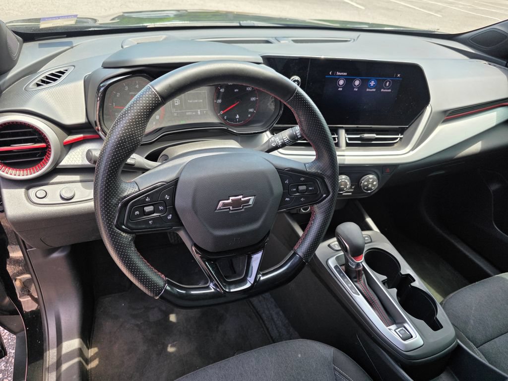 Used 2024 Chevrolet Trax RS FWD image 16