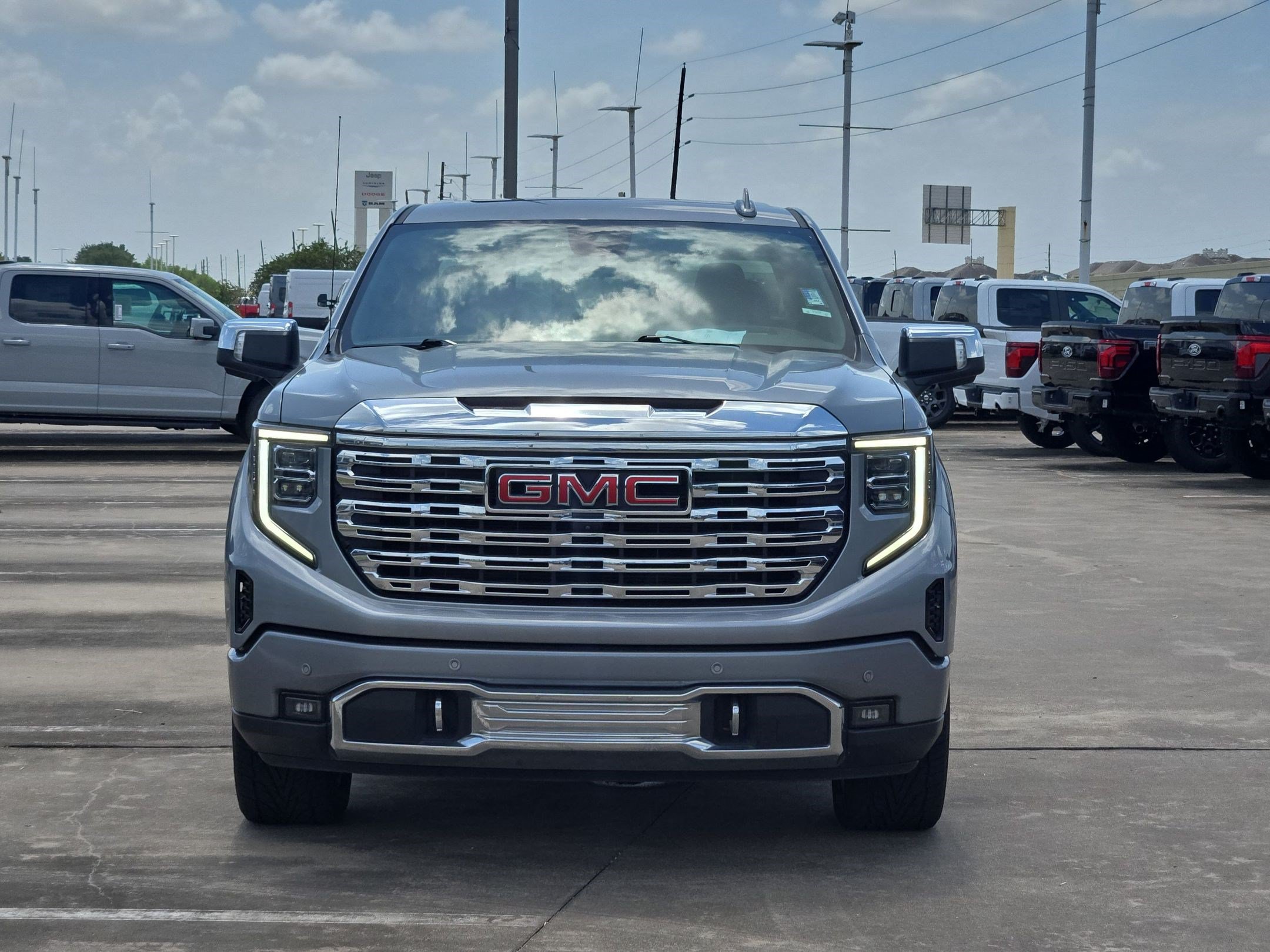 Used 2024 GMC Sierra 1500 Denali w/ Denali Reserve Package AWD/4WD image 11