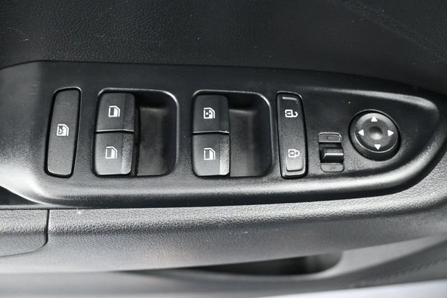 Used 2024 Hyundai Venue SEL FWD image 13