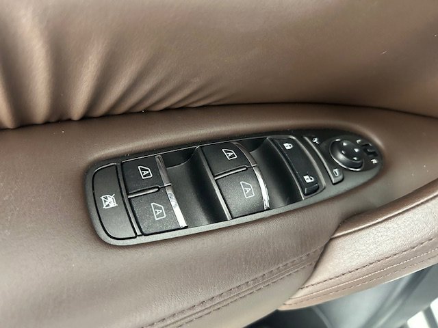 Used 2023 Nissan Armada Platinum w/ Captain's Chairs Package AWD/4WD image 8