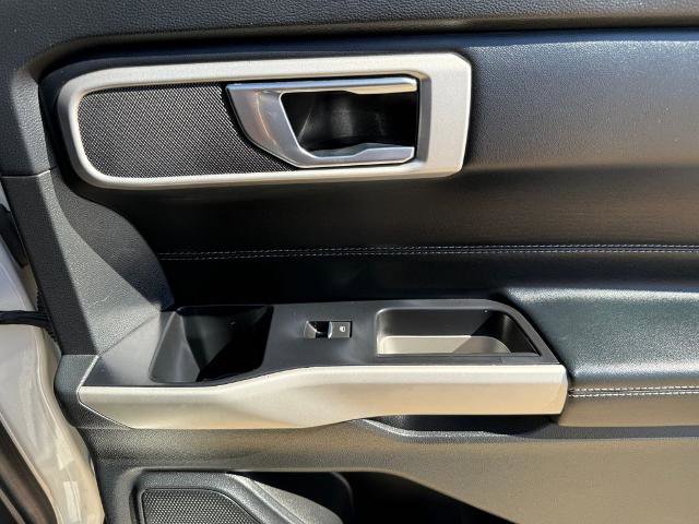 Certified 2022 Ford Explorer XLT w/ Equipment Group 202A image 29