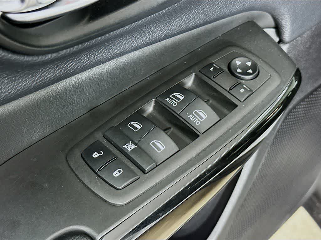 Used 2023 Jeep Cherokee Altitude Lux AWD/4WD image 30