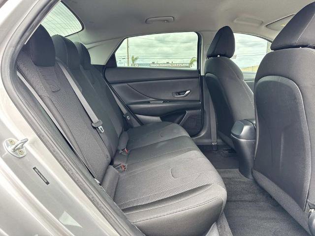 Used 2021 Hyundai Elantra SE FWD image 28