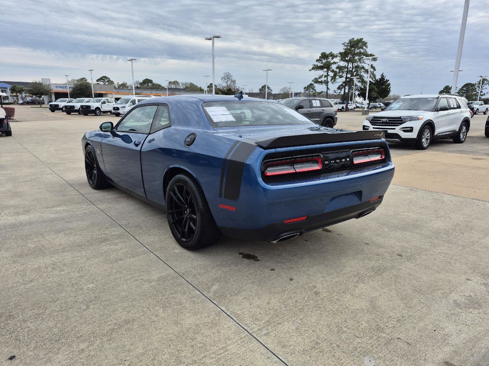 Used 2022 Dodge Challenger R/T Scat Pack w/ Dynamics Package image 3