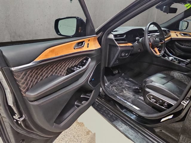 Used 2024 Jeep Grand Cherokee L Summit AWD/4WD image 11
