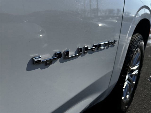 Used 2023 GMC Yukon XL SLE image 47