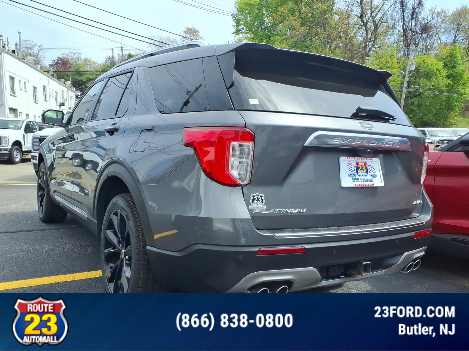 Certified 2023 Ford Explorer Platinum w/ Technology Package AWD/4WD image 3