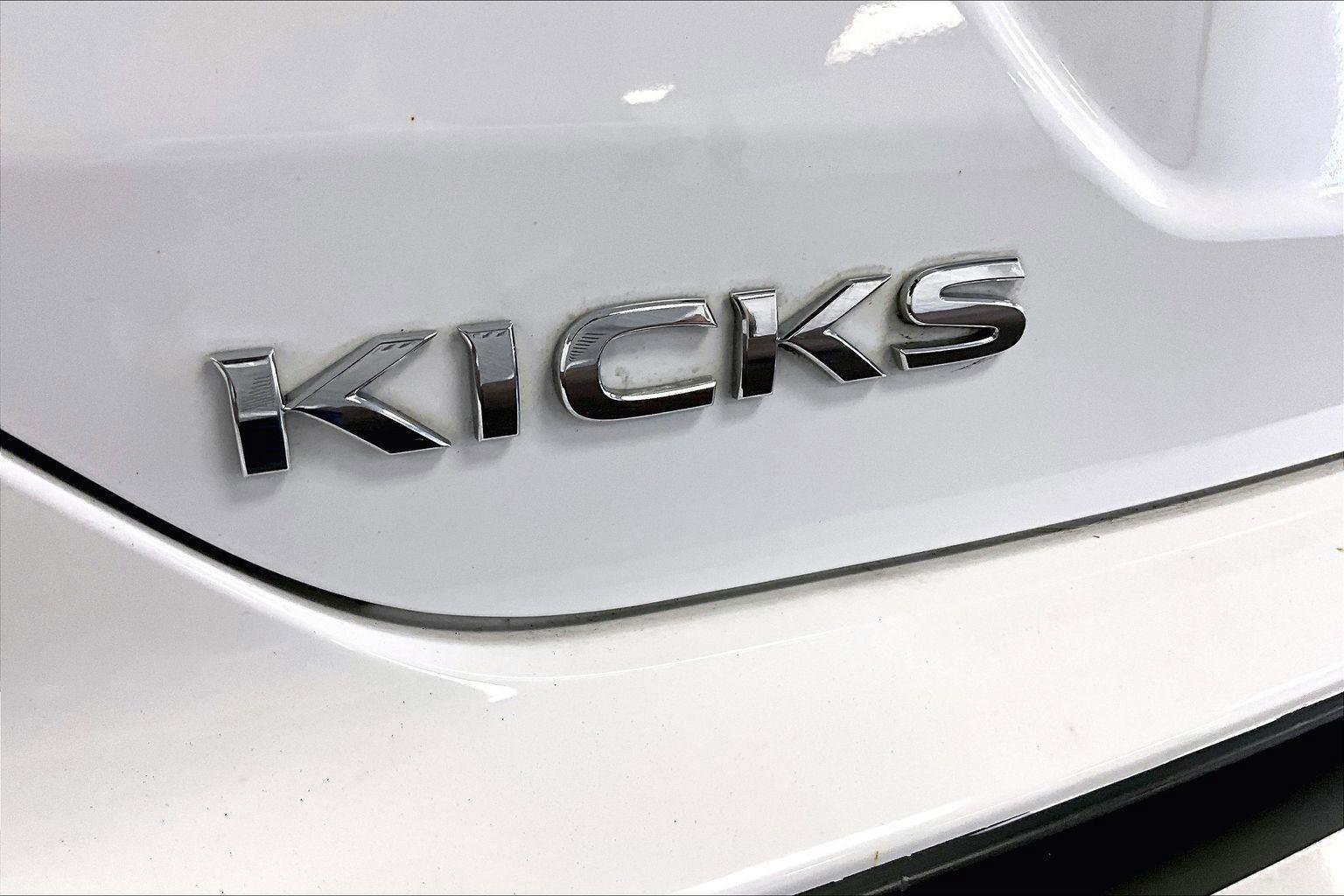 Used 2022 Nissan Kicks S image 13