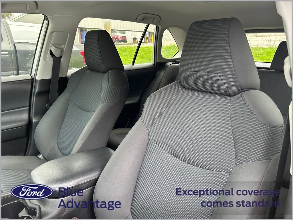Used 2020 Toyota RAV4 LE FWD image 11