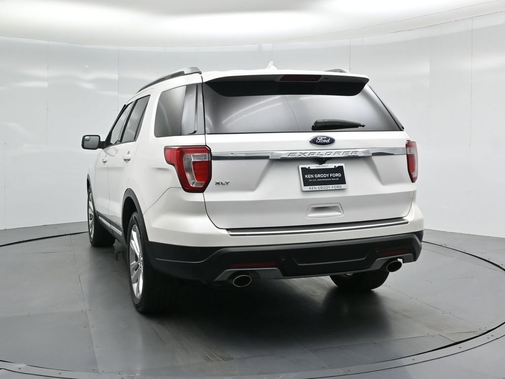 Certified 2018 Ford Explorer XLT w/ Equipment Group 202A FWD image 27