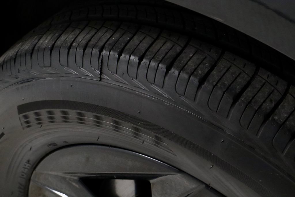 Used 2025 Kia Carnival image 21