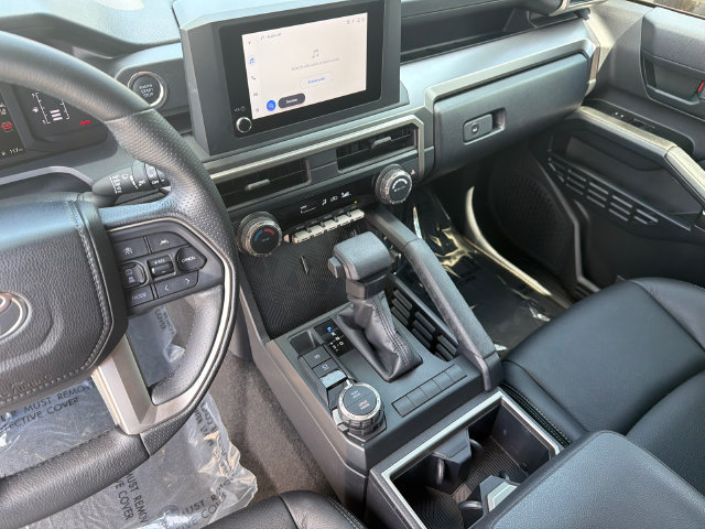 Used 2025 Toyota 4Runner SR5 AWD/4WD image 29