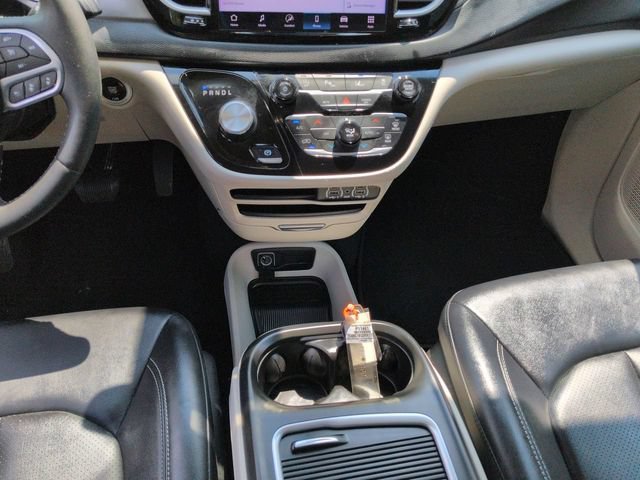 Used 2024 Chrysler Pacifica Touring-L FWD image 22