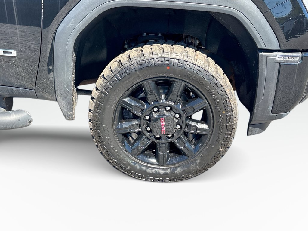 Used 2025 GMC Sierra 2500 AT4 w/ Technology Package AWD/4WD image 11