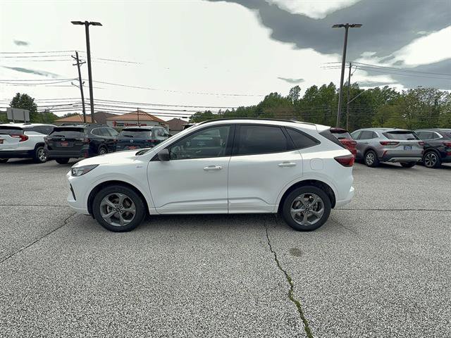 Certified 2023 Ford Escape ST-Line w/ Tech Pack #1 AWD/4WD image 2