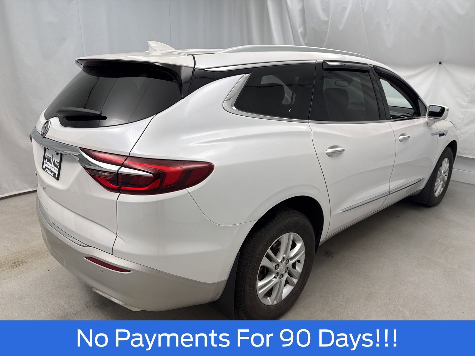 Used 2020 Buick Enclave Essence w/ Sound and Sites Package image 2