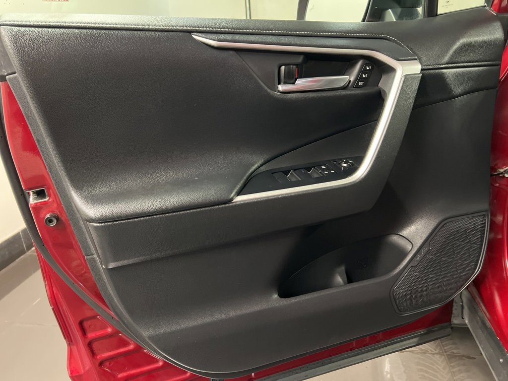 Used 2021 Toyota RAV4 Limited image 29