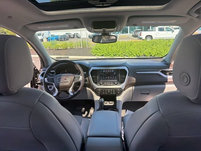 Used 2018 GMC Acadia SLT w/ LPO, Floor Liner Package AWD/4WD image 17