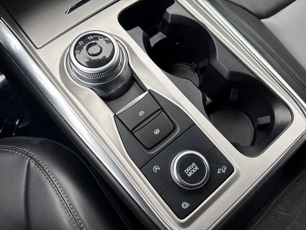 Certified 2022 Ford Explorer XLT w/ Equipment Group 202A image 24