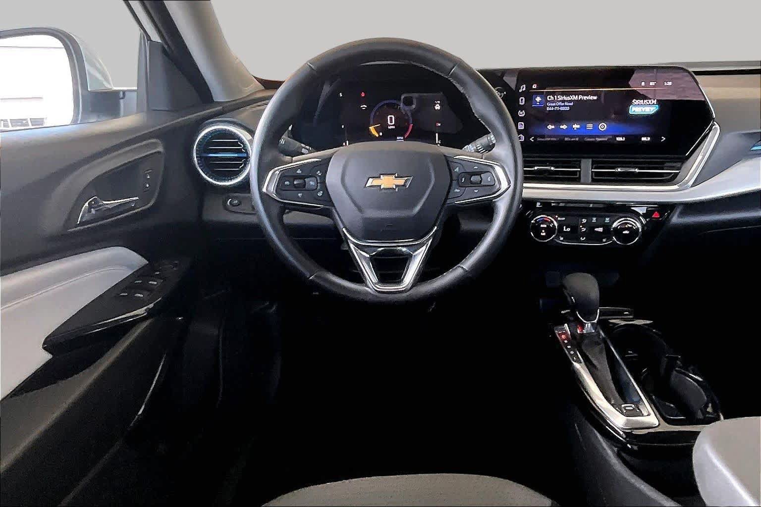 Used 2025 Chevrolet Trax LT w/ Driver Confidence Package FWD image 6