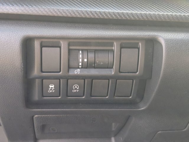 Used 2020 Subaru Crosstrek 2.0i image 19