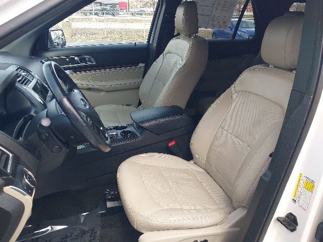 Certified 2018 Ford Explorer Limited w/ Ford Safe & Smart Package FWD image 23