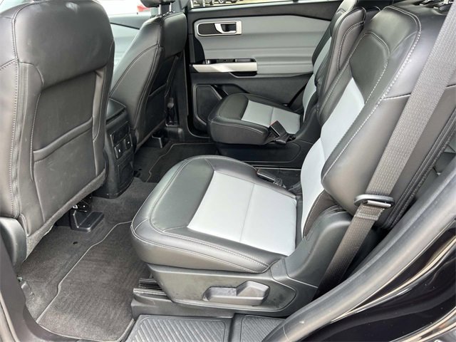 Certified 2022 Ford Explorer XLT w/ Equipment Group 202A image 13