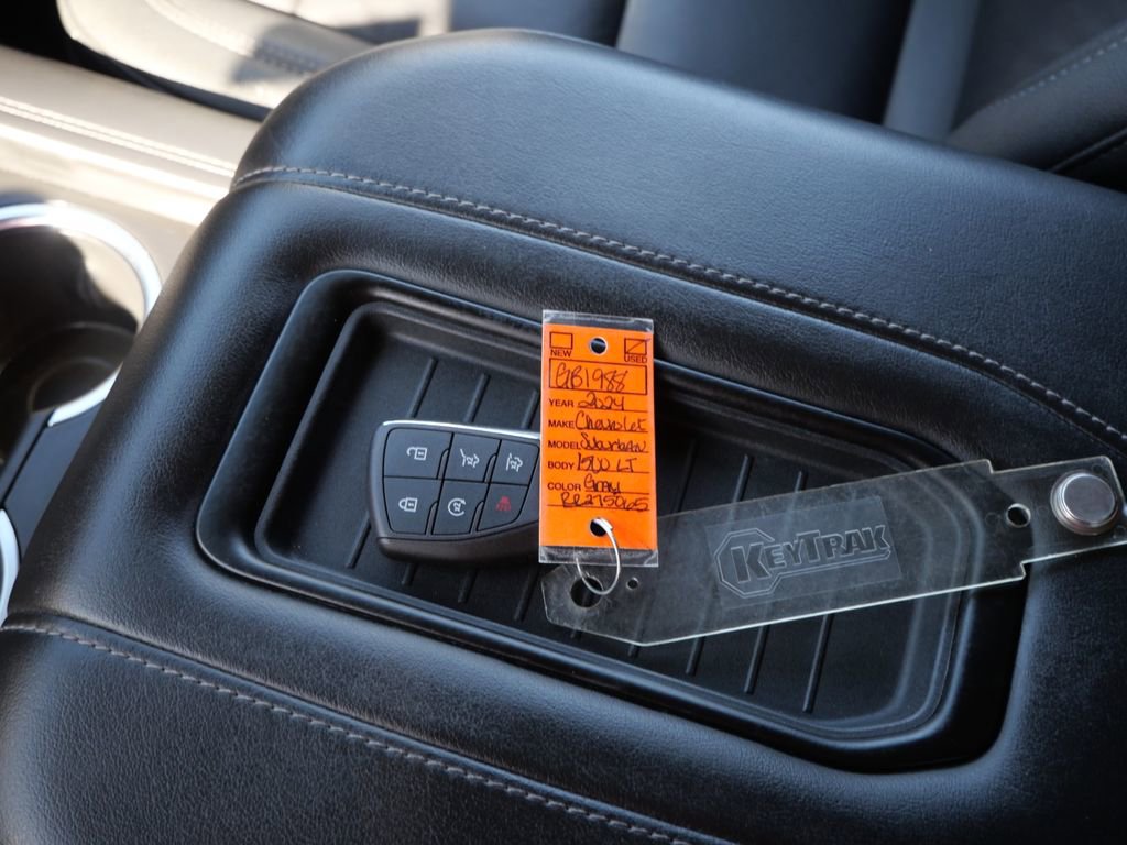 Used 2024 Chevrolet Suburban LT AWD/4WD image 37