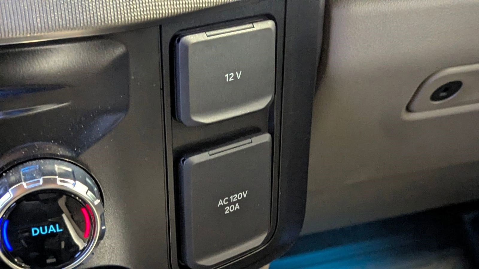 Certified 2025 Ford F350 Platinum w/ Platinum Plus Package image 26