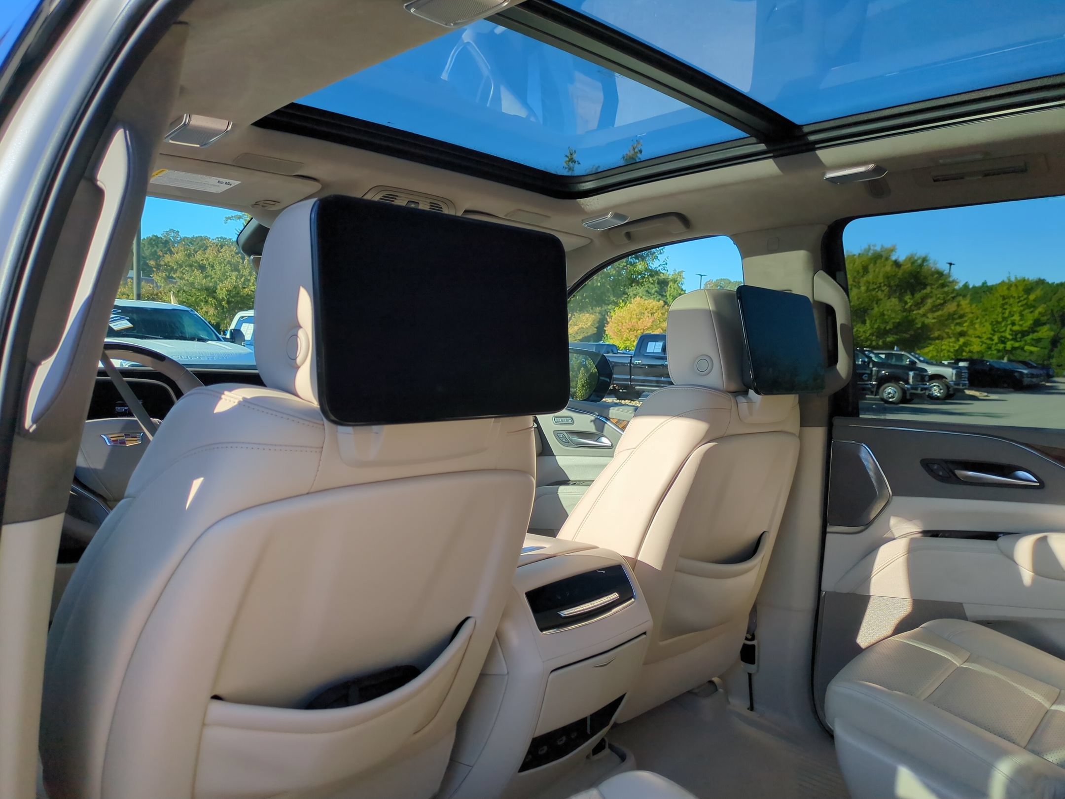 Used 2024 Cadillac Escalade ESV Sport Platinum AWD/4WD image 43