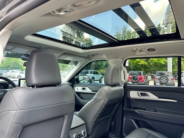 Certified 2025 Ford Explorer Active w/ Active Comfort Package AWD/4WD image 36
