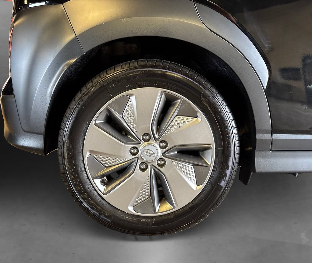 Used 2021 Hyundai Kona Limited w/ Cargo Package FWD image 19