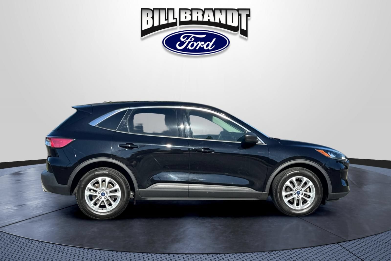 Certified 2022 Ford Escape SE FWD image 2