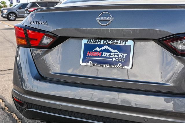 Used 2025 Nissan Altima 2.5 SV FWD image 11
