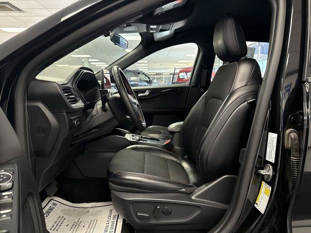Certified 2025 Ford Escape ST-Line Select AWD/4WD image 14