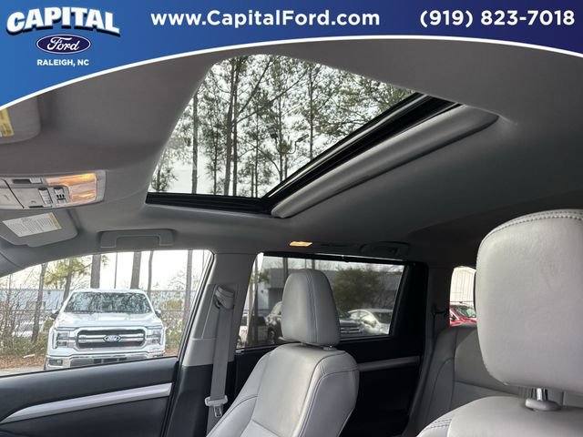 Used 2019 Toyota Highlander XLE image 20