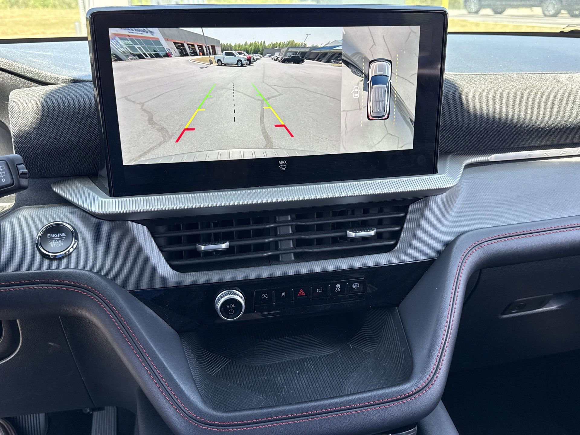 Certified 2025 Ford Explorer ST-Line w/ ST-Line Street Pack image 4