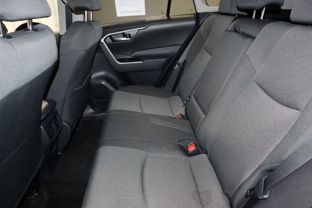 Used 2025 Toyota RAV4 XLE AWD/4WD image 20