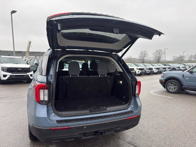Certified 2025 Ford Explorer Active image 17