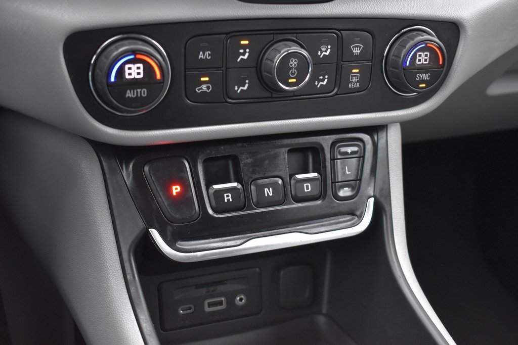 Used 2021 GMC Terrain SLT image 13