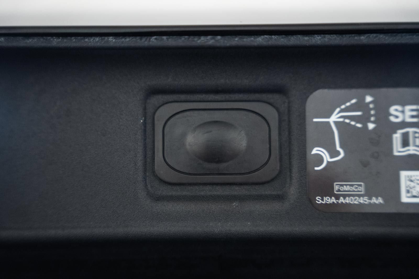 Certified 2025 Ford Mustang Mach-E Premium AWD/4WD image 9
