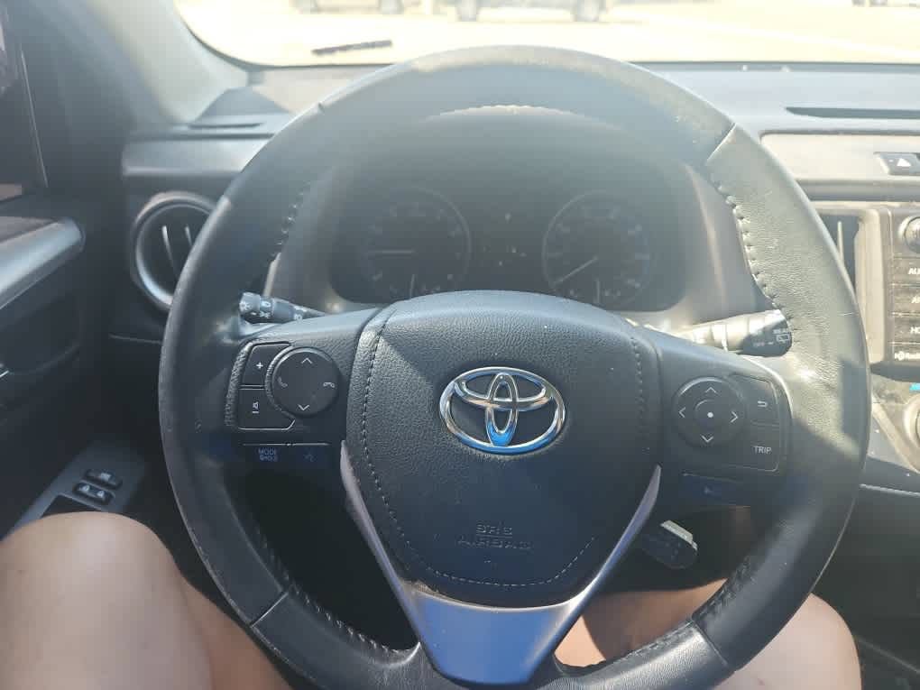 Used 2018 Toyota RAV4 XLE w/ Plus Extra Value Package FWD image 14
