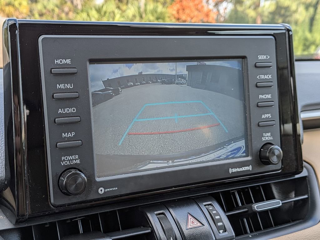 Used 2021 Toyota RAV4 XLE Premium image 23