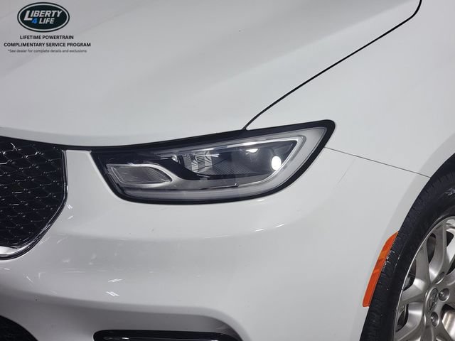 Used 2024 Chrysler Pacifica Touring-L FWD image 9