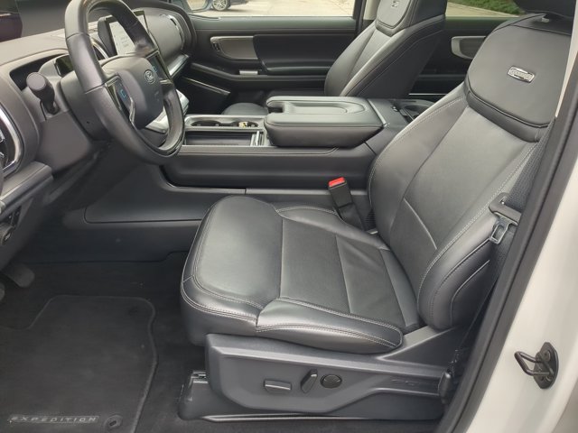 Certified 2025 Ford Expedition Platinum w/ Driver's Package AWD/4WD image 16