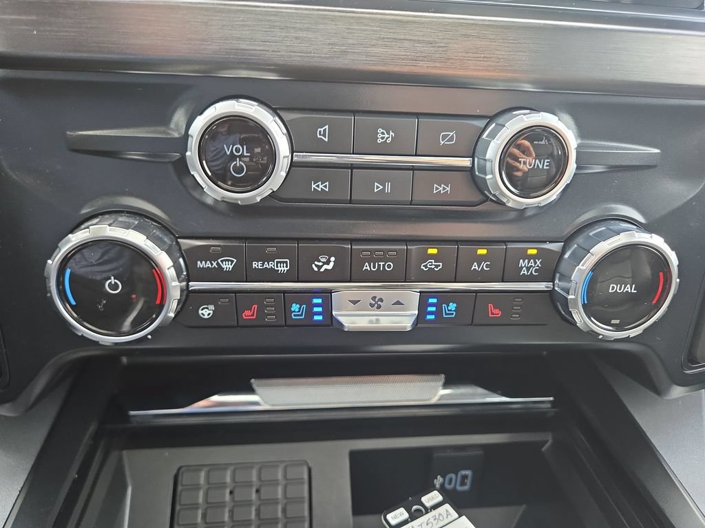 Certified 2023 Ford F350 Lariat w/ Lariat Ultimate Package AWD/4WD image 11