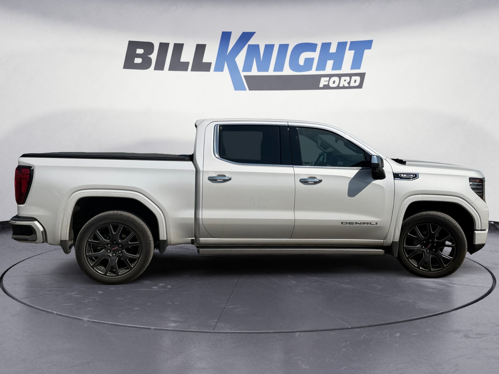 Used 2025 GMC Sierra 1500 Denali w/ Denali Reserve Package AWD/4WD image 6